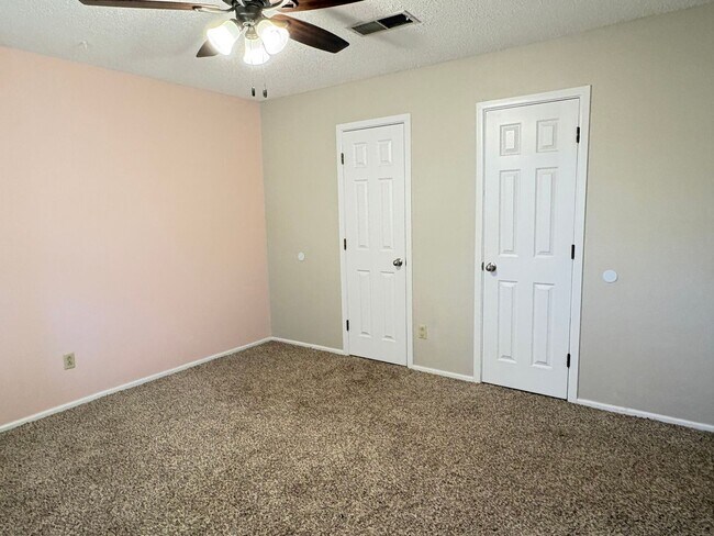 Building Photo - 4 Bed 2 Bath Remodeled Home in Miller Elementary Zone with Solar Panels