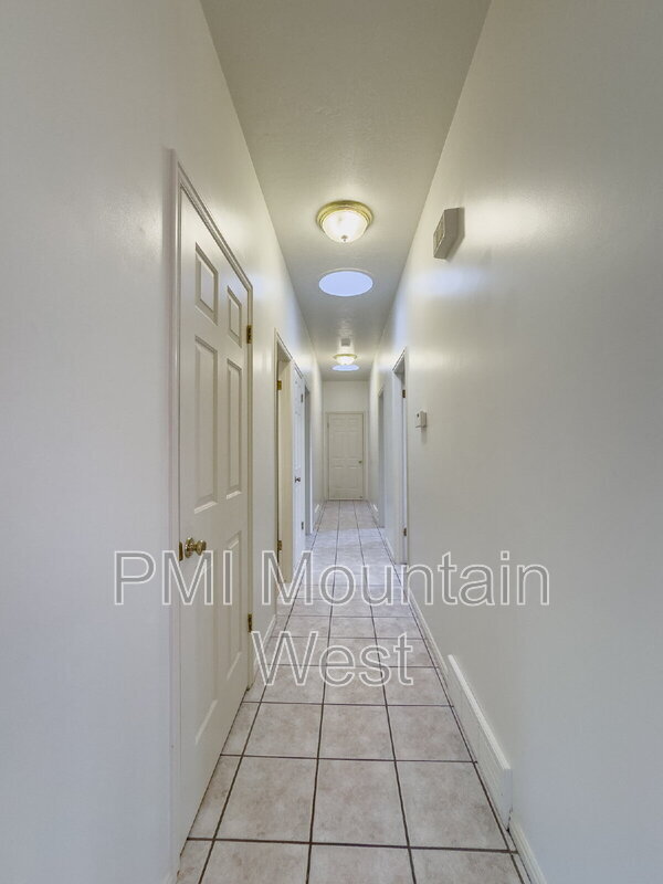 Building Photo - 1123 S 1500 E