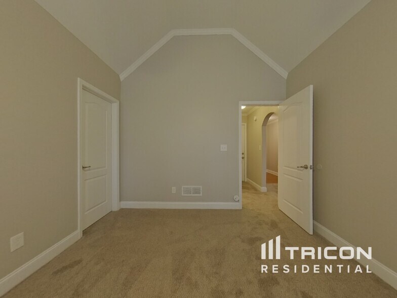 Building Photo - 162 Meadow Spring Ct