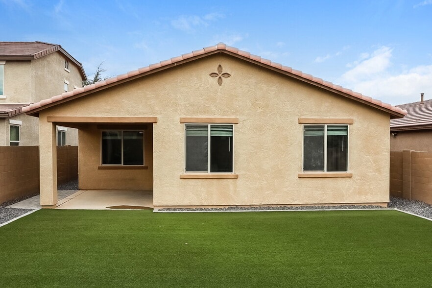 Building Photo - 4411 Kirkland Ave