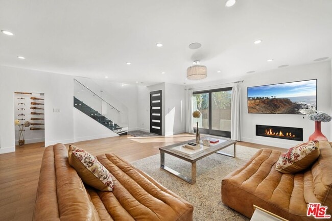 Building Photo - 411 Grand Blvd