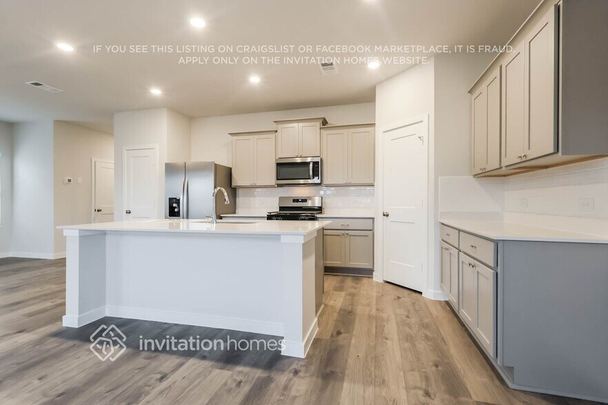 Building Photo - 19955 Park Mesa Ln