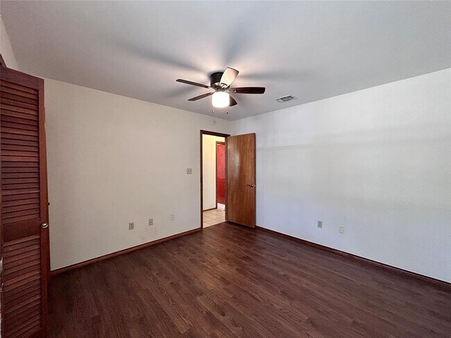 Building Photo - 57 Woodcreek Dr