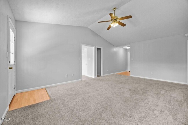 Building Photo - 450 Main St