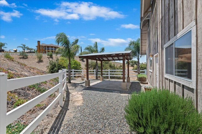 Building Photo - **Spacious 2-Bedroom Home In The Heart Of Wine Country**