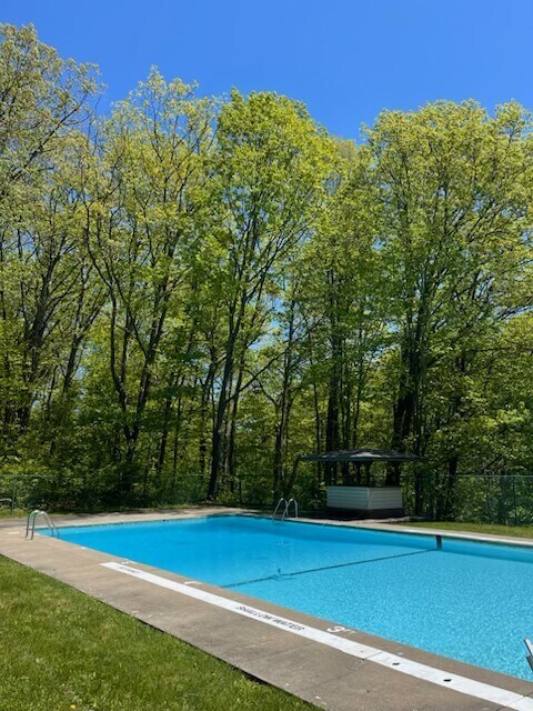 Building Photo - 306 Springwater Ct
