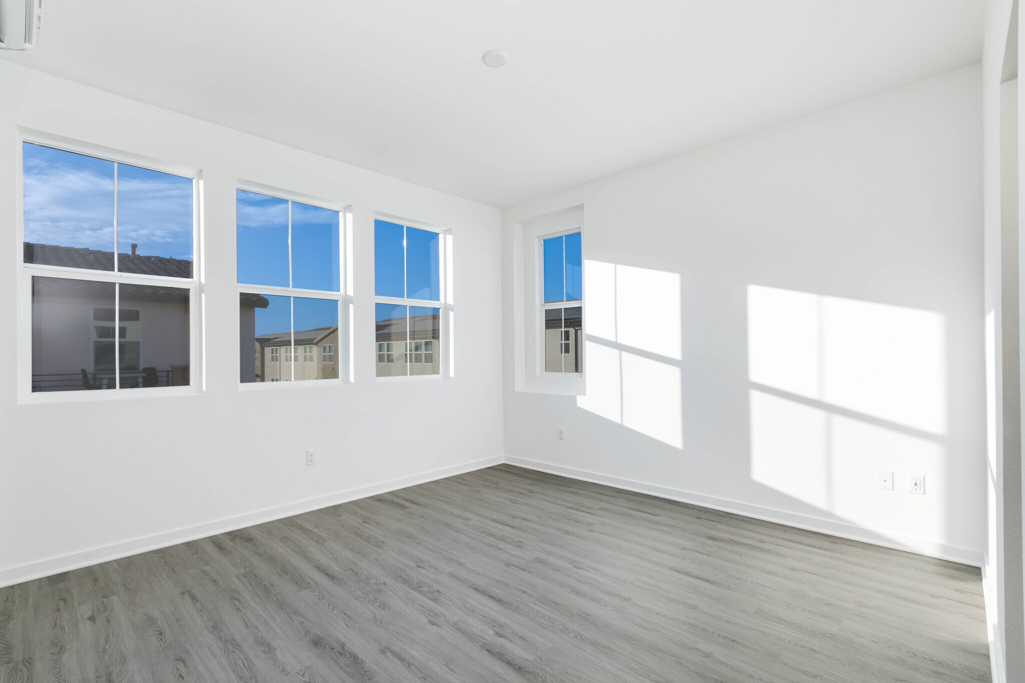Building Photo - 667 Limoncello Ln