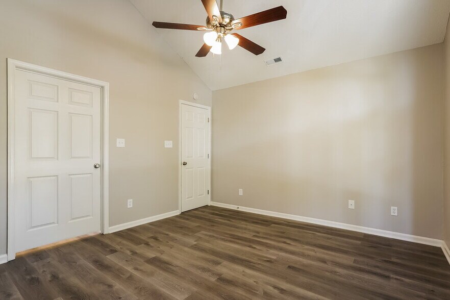 Building Photo - 1011 Laurens Way