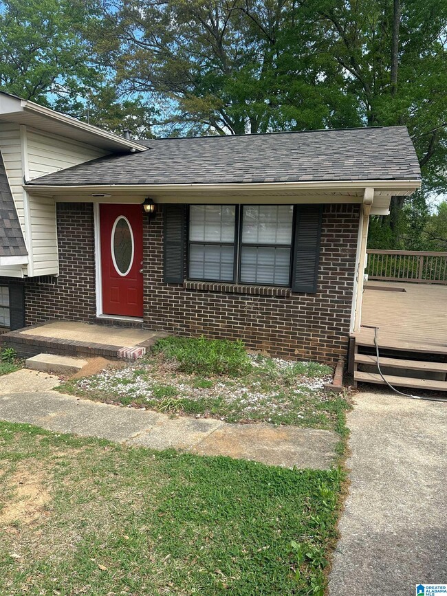 Building Photo - 305 Harris Ave