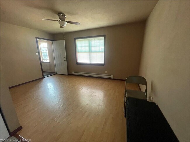 Building Photo - 903 N 47th St