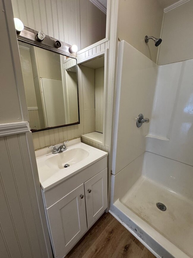 Building Photo - Cozy 3/1 House in South Rome