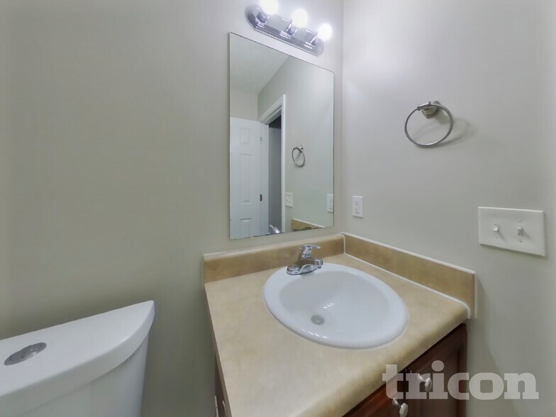 Building Photo - 5006 Hancock Cir