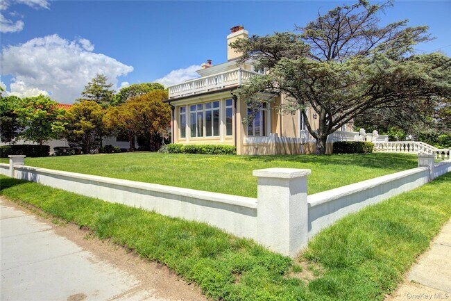 Building Photo - 159 Magnolia Blvd