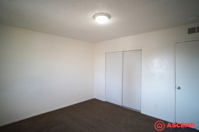 Building Photo - 804 Karma Ct
