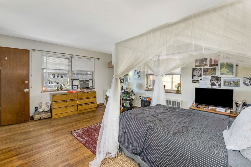 Building Photo - 2728 Digby Ave