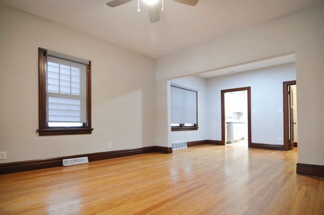 Building Photo - 2 Bedroom in the Vilas Neighborhood