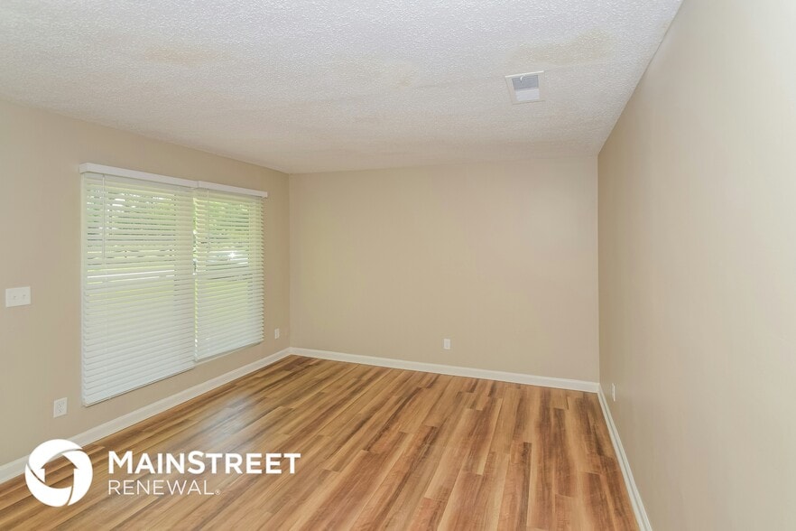 Building Photo - 2058 Palmer Ave