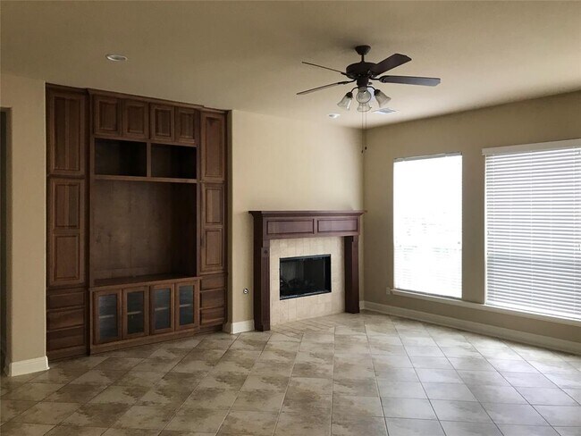 Building Photo - 7500 Mitra Dr