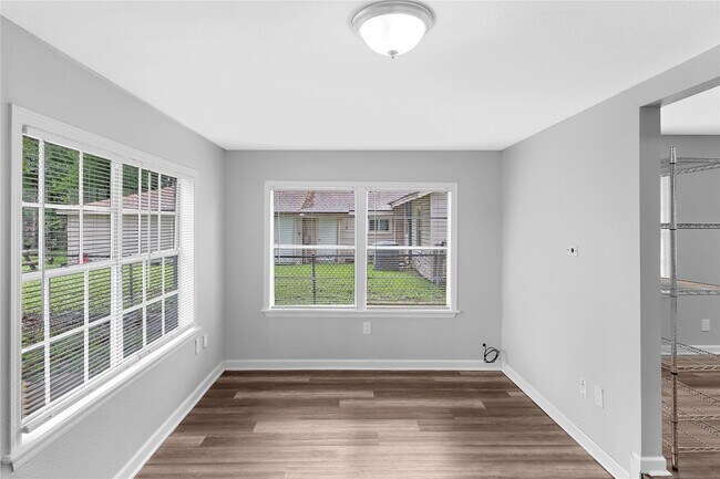 Building Photo - 1104 Southampton Dr