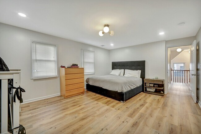 Building Photo - 167 Rockwood Pl