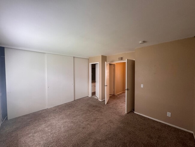 Building Photo - Available Move In Today!! Beautiful Two St...