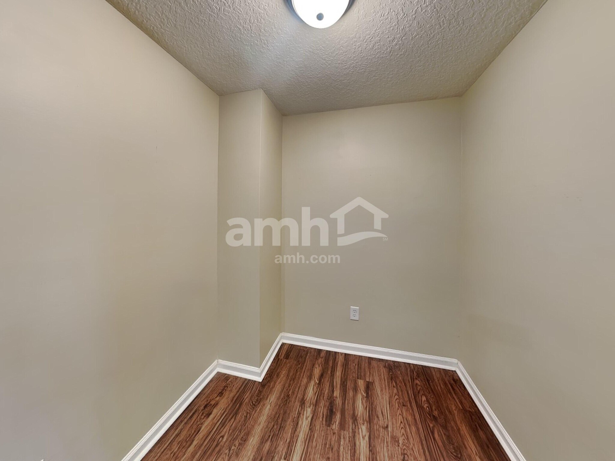 Building Photo - 729 Porto Cristo Ave