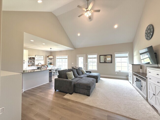 Building Photo - 1107 Andover Dr