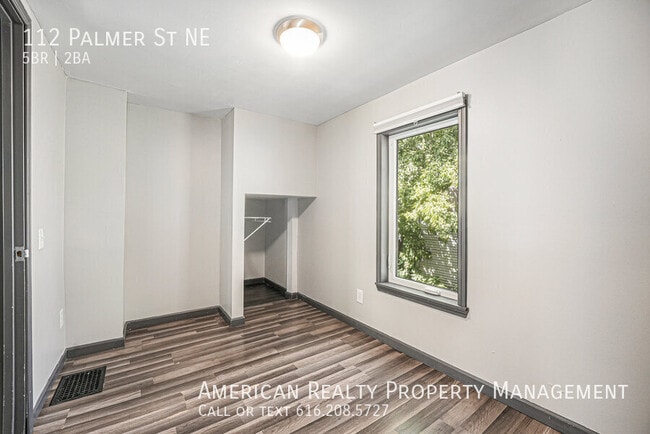 Building Photo - 112 Palmer St NE