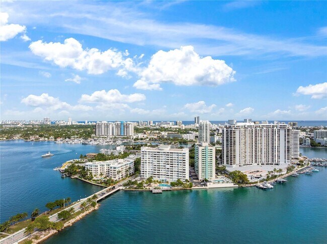 Building Photo - 3 Island Ave