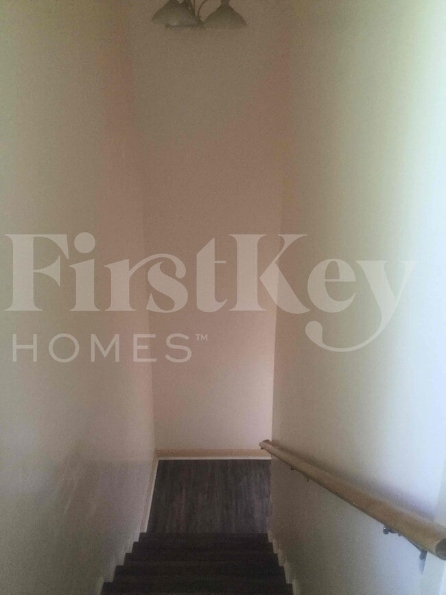 Building Photo - 1443 7th St