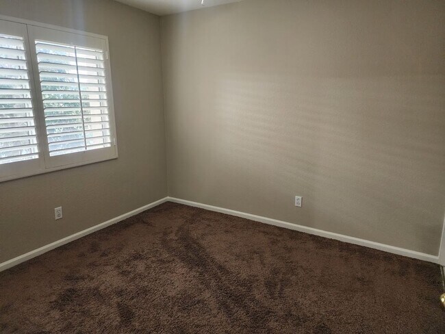 Building Photo - Murrieta 2 Bedroom Townhome + Office, Loft and 2 Car Garage