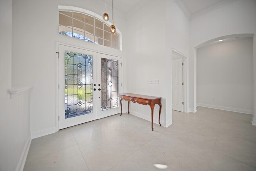 Building Photo - 10061 Vineyard Lake Rd E