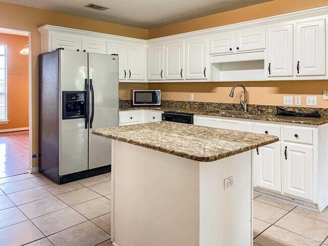 Building Photo - 9121 Sebring Dr