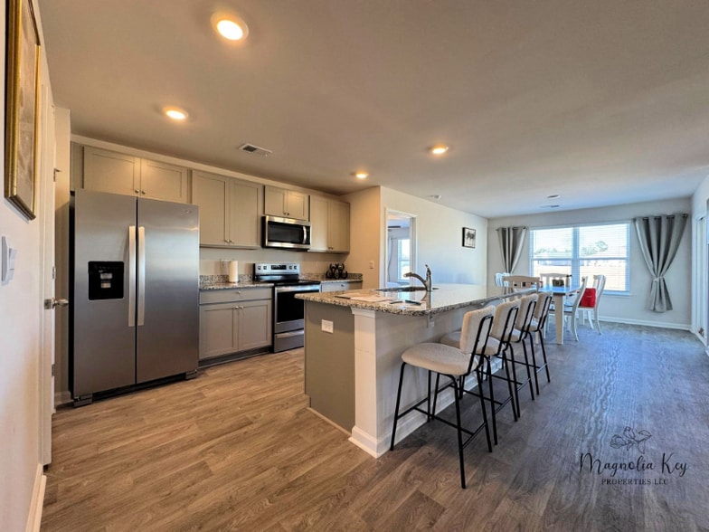 Building Photo - 514 Strawberry Fld Wy