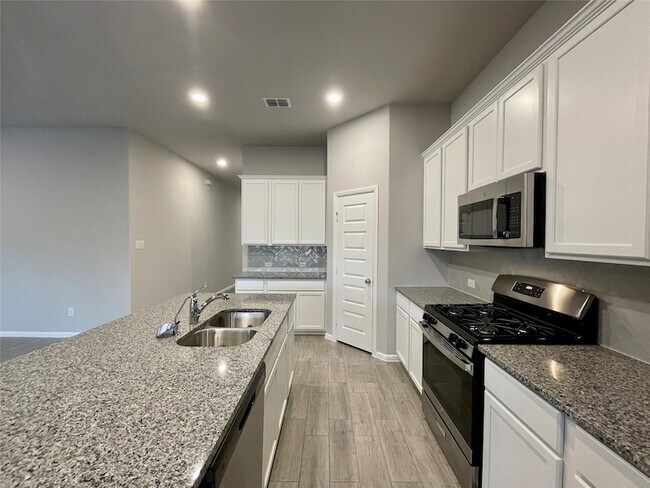 Building Photo - 3316 Coronation Ct