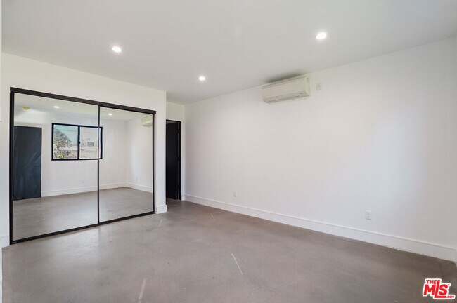 Building Photo - 6236 Sale Ave