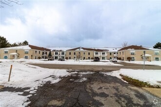 Building Photo - 11 Robert Dr