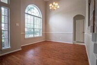 Building Photo - 3710 Heritage Colony Dr