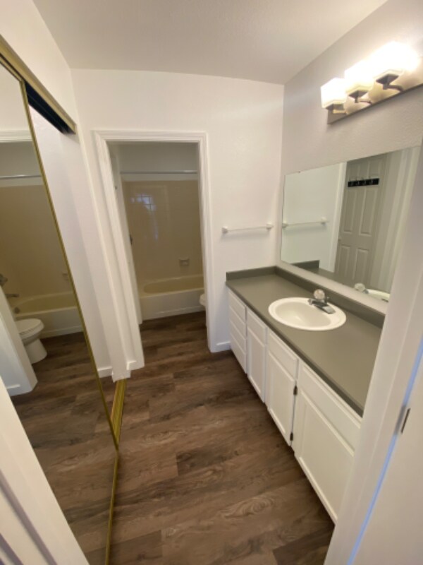 Building Photo - 1580 Chattaroy Cir