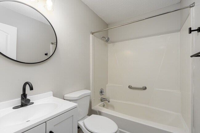 Building Photo - 1241 33rd St