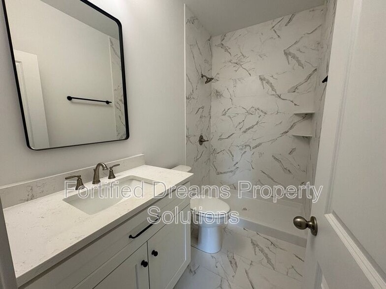 Building Photo - 3121 Chapel St