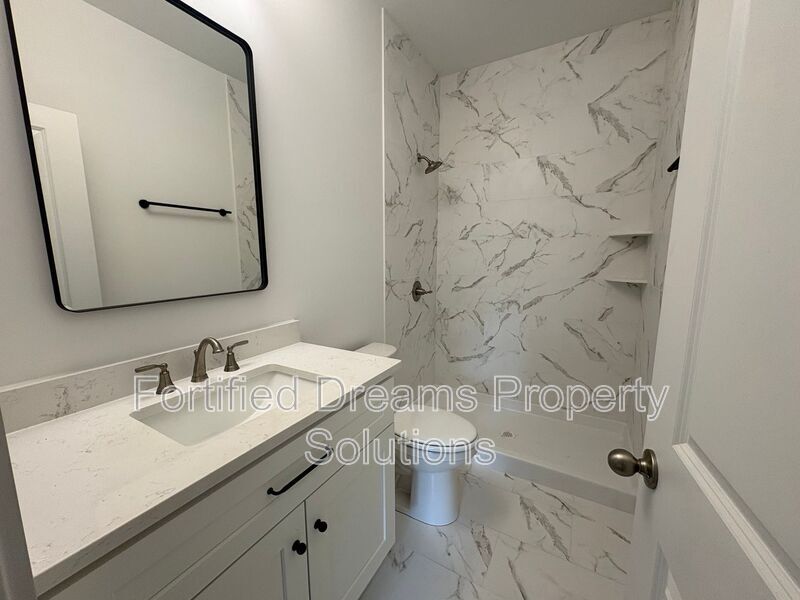 Building Photo - 3121 Chapel St