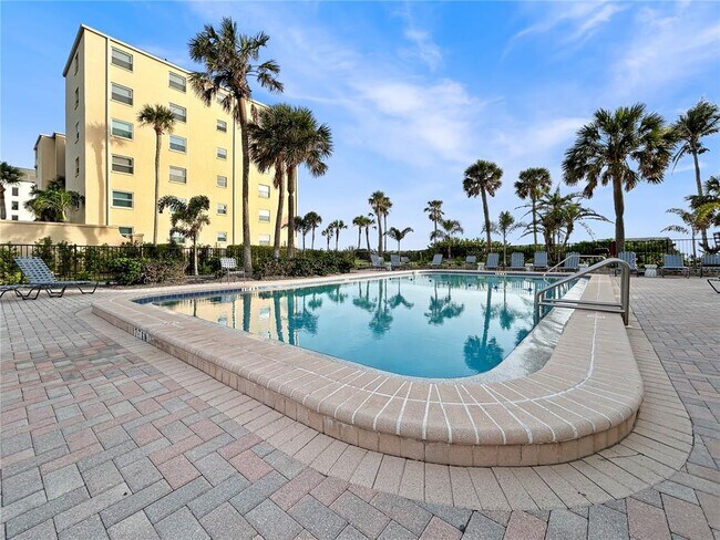 Building Photo - 4325 Gulf of Mexico Dr