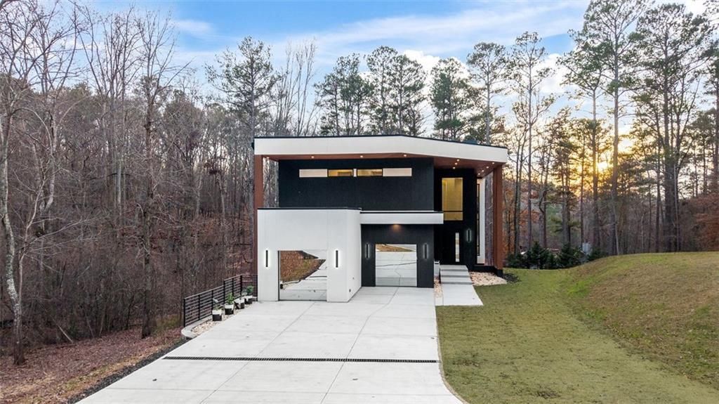 Building Photo - 1736 Cox Rd