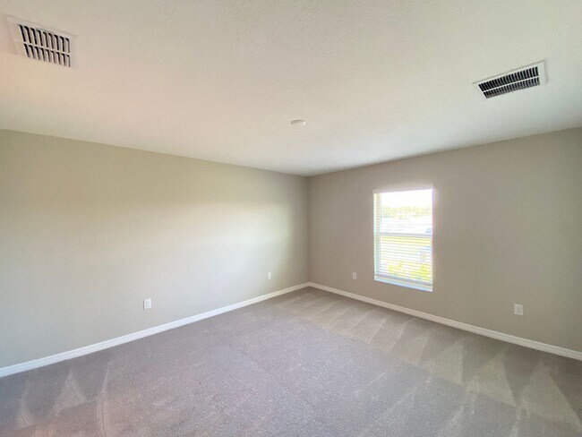 Building Photo - MOVE IN BY FEBRUARY 15TH AND RECIEVE HALF OFF FIRST MONTH- Hills Of Tuscany - Great Location, 3/2...