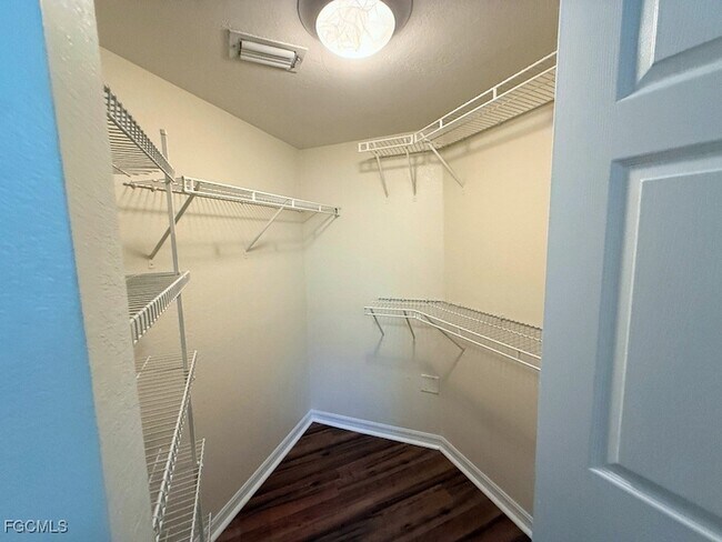 Building Photo - 4135 Residence Drive