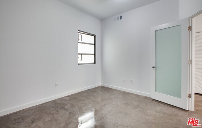 Building Photo - 1358 4th St