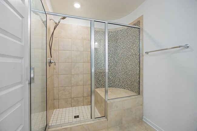 Building Photo - 3 Bedroom Corner Townhome!!! Available Early-Mid April****