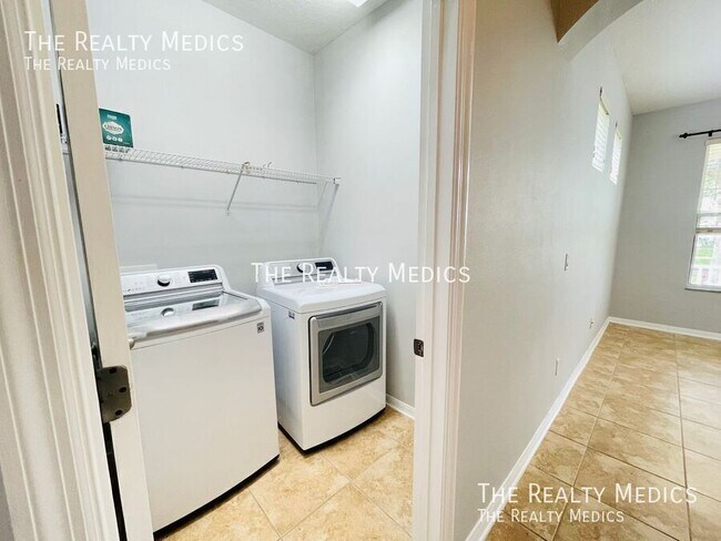 Building Photo - 2901 Wild Tamarind Blvd