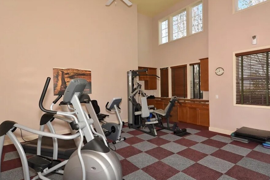 Building Photo - 7524 Plantation Cir